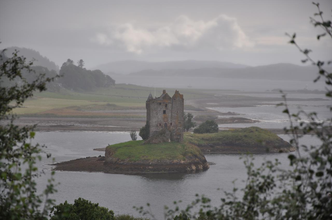 Un château en ruines / A castle in ruins