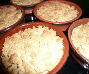 Rhubarb crumble